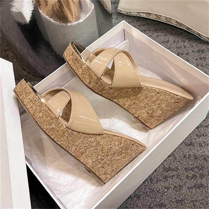 Aneikeh Fashion Patent Leather – обзор и цена Woodworking Shoes